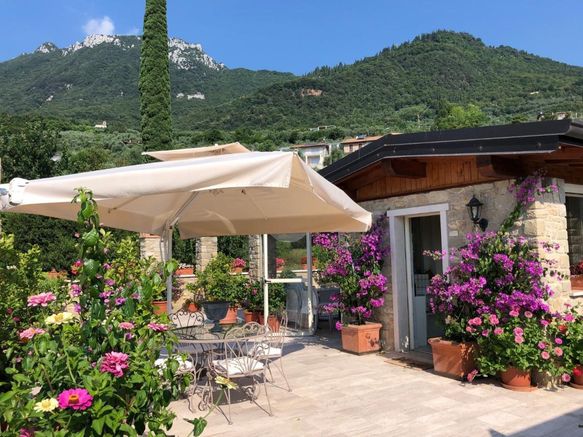 La Cascata Negli Ulivi Bed and Breakfast Toscolano Maderno Eksteriør billede