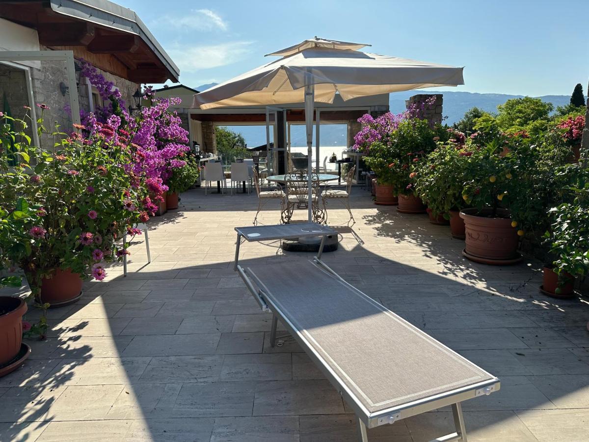 La Cascata Negli Ulivi Bed and Breakfast Toscolano Maderno Eksteriør billede