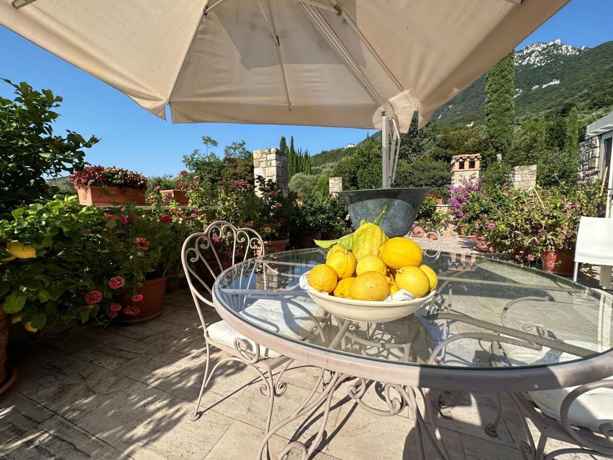 La Cascata Negli Ulivi Bed and Breakfast Toscolano Maderno Eksteriør billede
