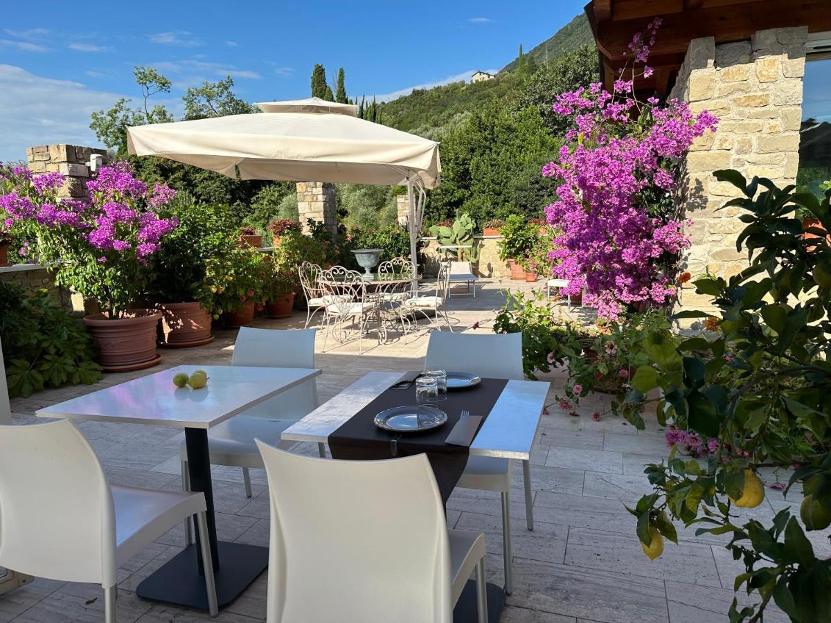 La Cascata Negli Ulivi Bed and Breakfast Toscolano Maderno Eksteriør billede