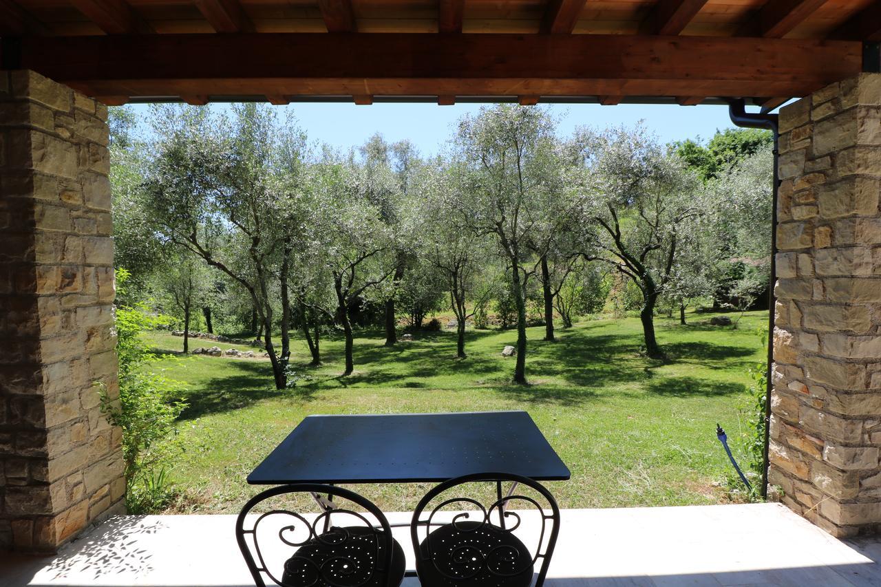 La Cascata Negli Ulivi Bed and Breakfast Toscolano Maderno Eksteriør billede