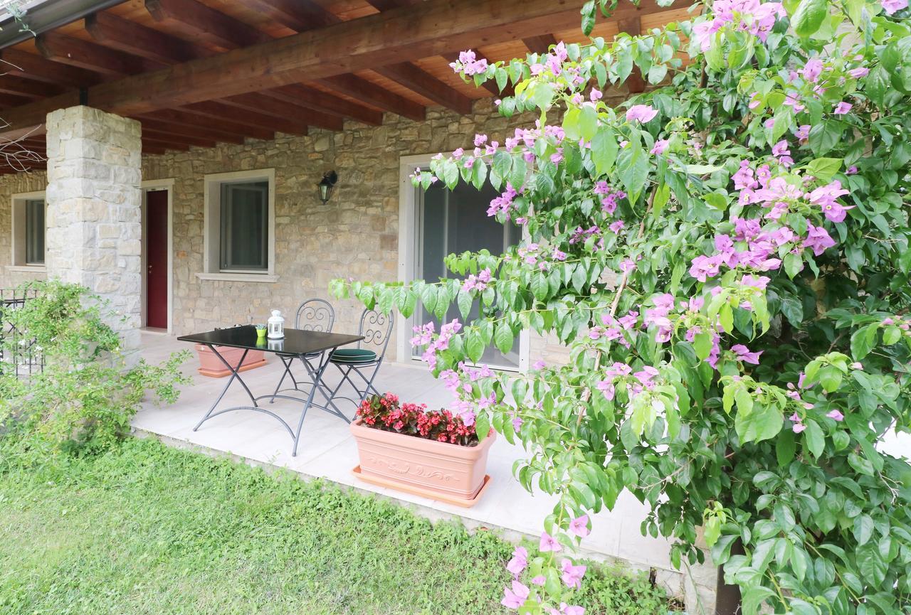 La Cascata Negli Ulivi Bed and Breakfast Toscolano Maderno Eksteriør billede