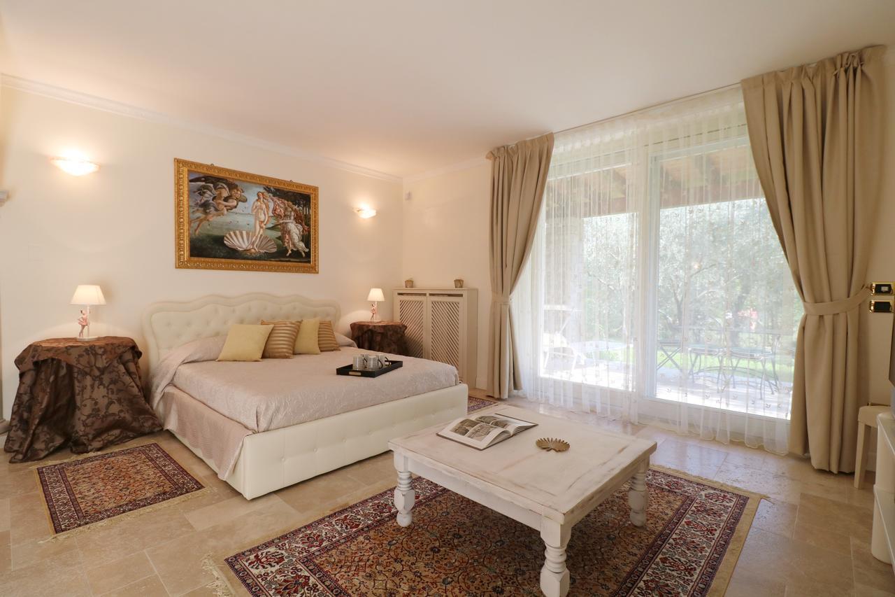 La Cascata Negli Ulivi Bed and Breakfast Toscolano Maderno Eksteriør billede