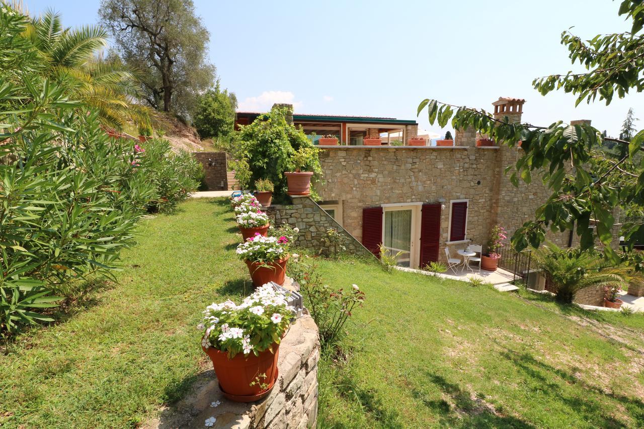 La Cascata Negli Ulivi Bed and Breakfast Toscolano Maderno Eksteriør billede