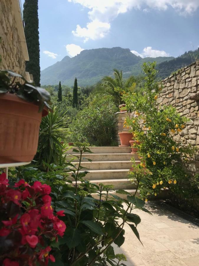 La Cascata Negli Ulivi Bed and Breakfast Toscolano Maderno Eksteriør billede