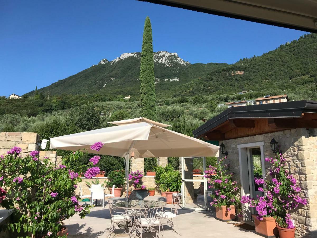 La Cascata Negli Ulivi Bed and Breakfast Toscolano Maderno Eksteriør billede